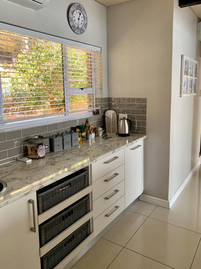 Apartamento Lalapanzi Fish Hoek Exterior foto